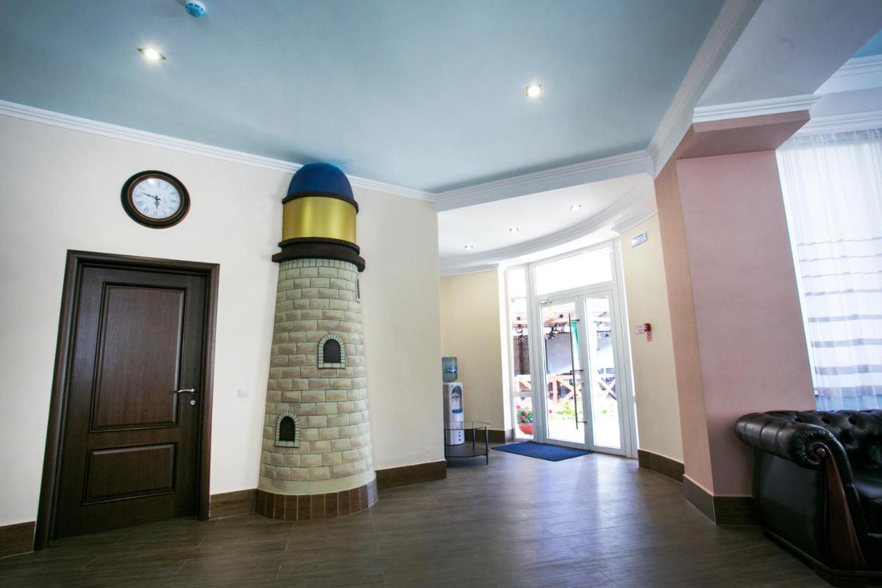 Hotel Acra Сухумі Екстер'єр фото