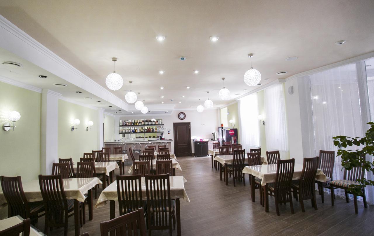 Hotel Acra Сухумі Екстер'єр фото