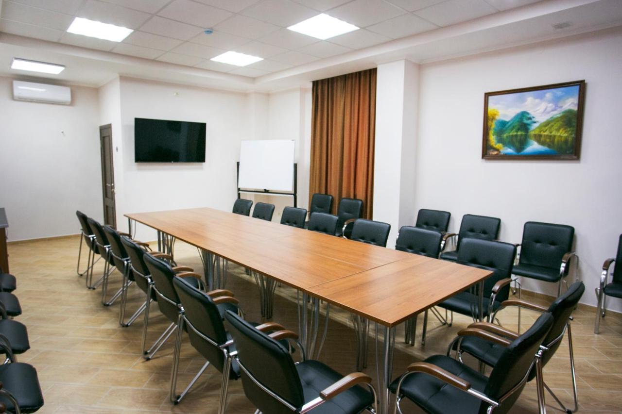 Hotel Acra Сухумі Екстер'єр фото